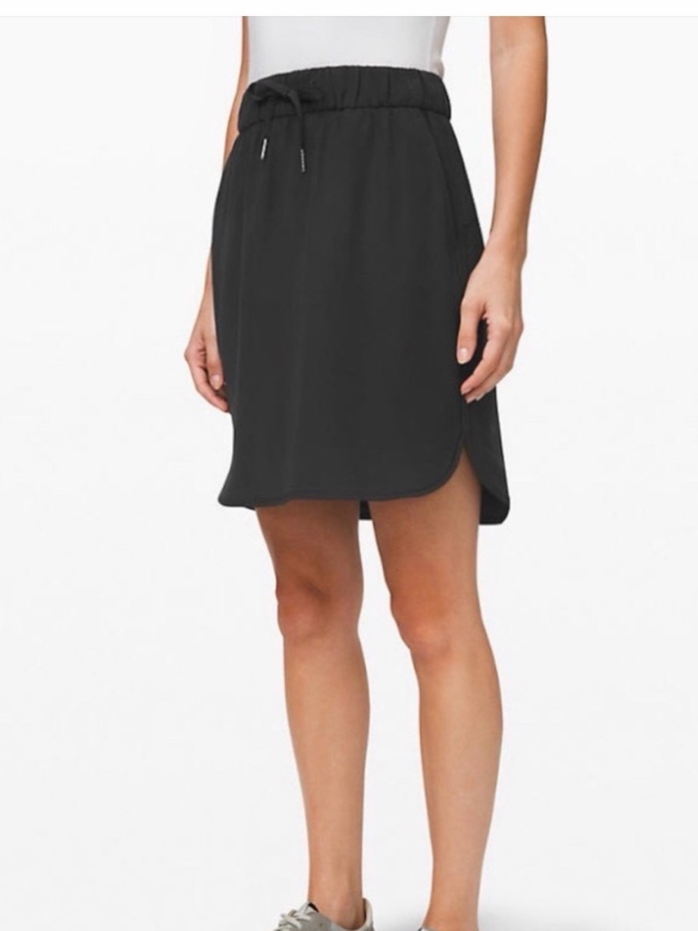Lululemon On the Fly Hi-Lo Black Elastic Drawstring Waist Skirt unlined size 6